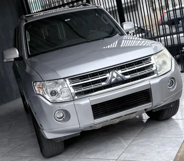 Carro Mitsubishi Pajero Full 2011 HPE 3.8 3p