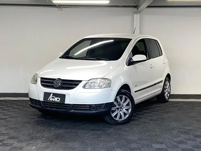 Carro Volkswagen Fox 2010 1.0 8V (Flex) 4p