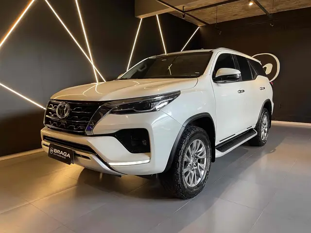 Carro Toyota SW4 2021 SRX 2.8 turbodiesel 7L 4x4 (Aut)