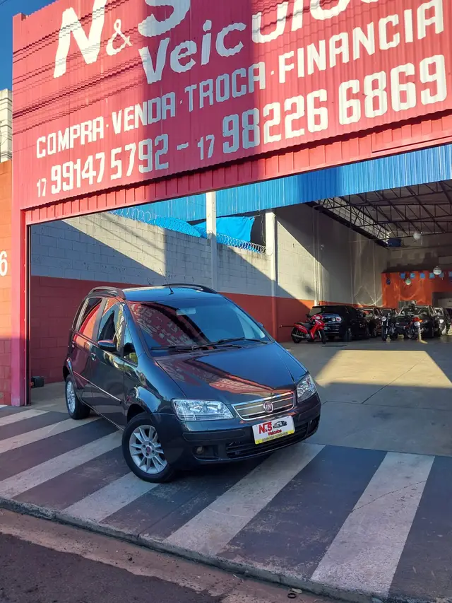 Carro Fiat Idea 2010 ELX 1.4 (Flex)