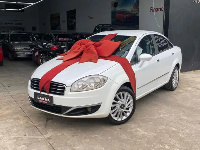 Carro Fiat Linea 2016 Essence 1.8 16V (Flex)