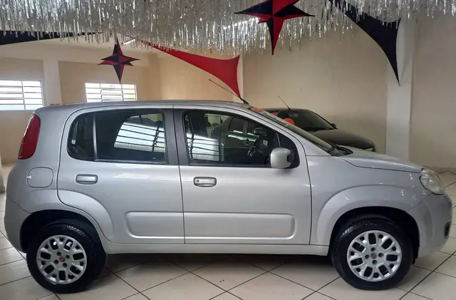 Carro Fiat Uno 2016 Vivace 1.0 8V (Flex) 4p