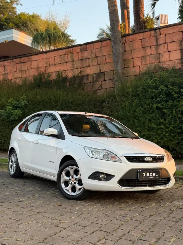 Carro Ford Focus Hatch 2013 Titanium 2.0 16V (Aut)