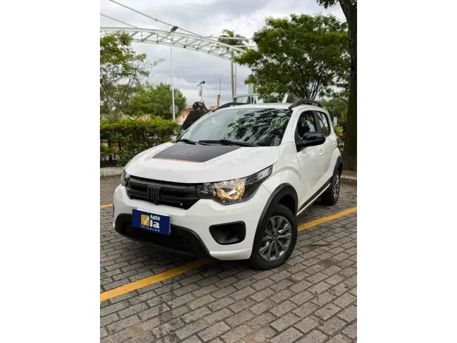 Carro Fiat Mobi 2024 Trekking 1.0