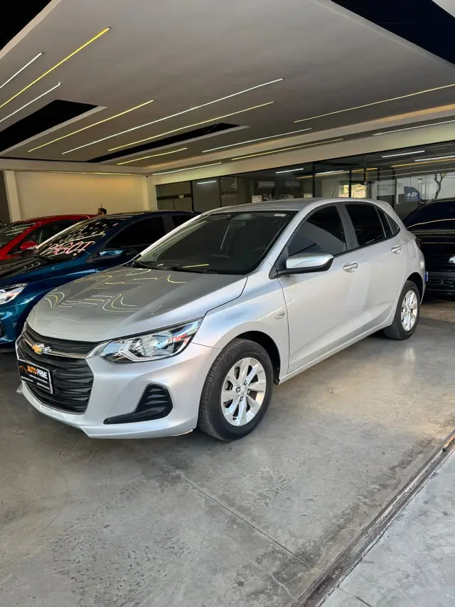 Carro Chevrolet Onix 2023 LT 1.0
