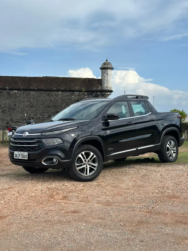 Carro Fiat Toro 2018 Freedom 2.4 TigerShark AT9 (Flex)