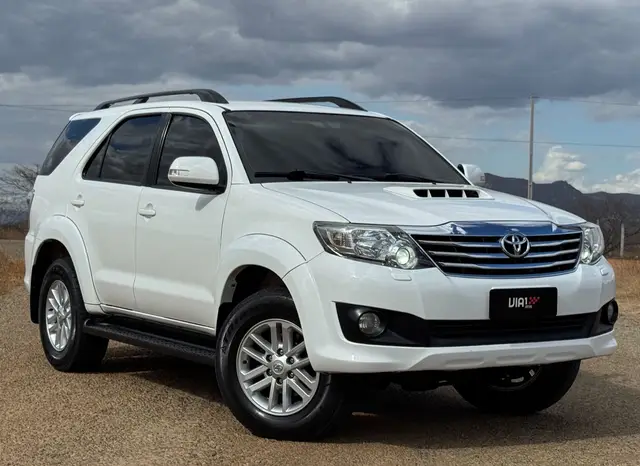 Carro Toyota SW4 2015 Hilux  3.0 TDI 4x4 SRV 7L