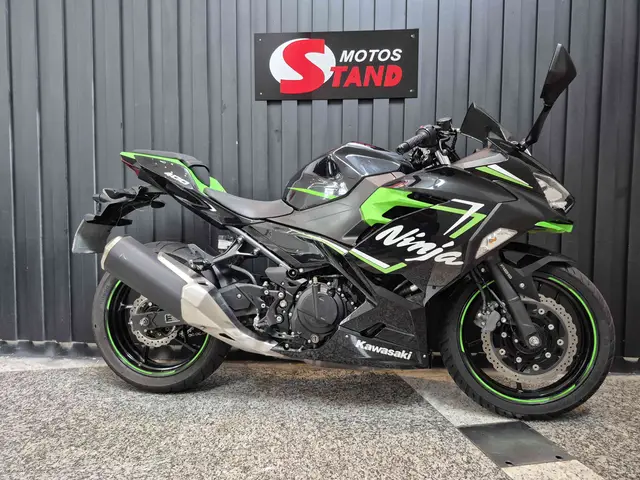 Moto Kawasaki Ninja 2020 400