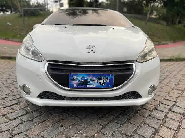 Carro Peugeot 208 2015 Griffe  1.6 16V (Flex) (Aut)