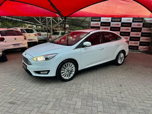 Carro Ford Focus Sedan 2016 Titanium Plus 2.0 PowerShift (Aut)