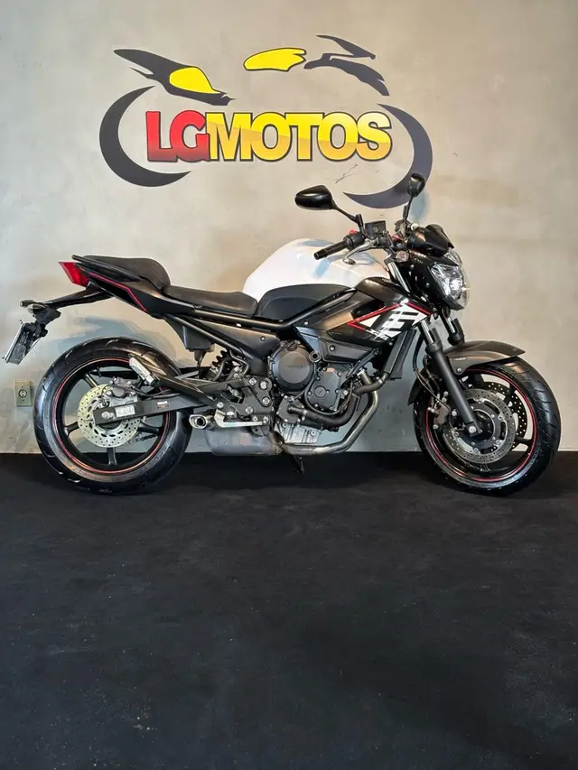 Moto Yamaha XJ6 N 2016 XJ6 N 600
