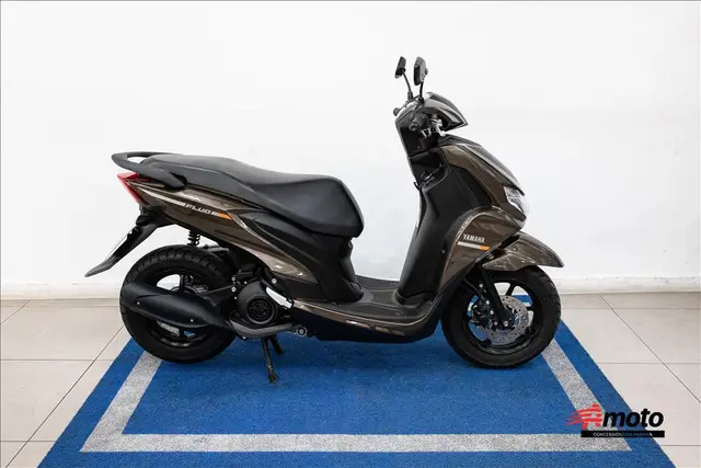 Moto Yamaha Fluo 2025 ABS