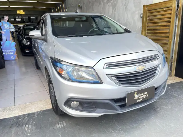 Carro Chevrolet Prisma 2013 1.4 LT SPE/4