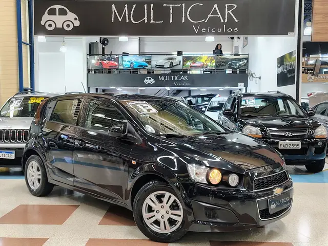 Carro Chevrolet Sonic 2014 Hatch LT 1.6
