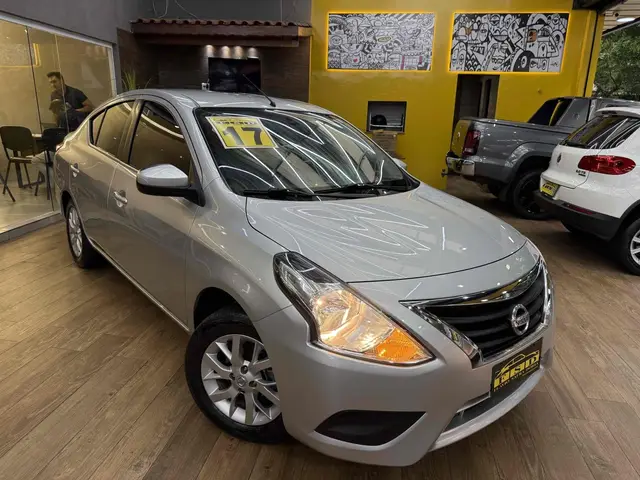 Carro Nissan Versa 2017 1.6 16V SV (Flex)