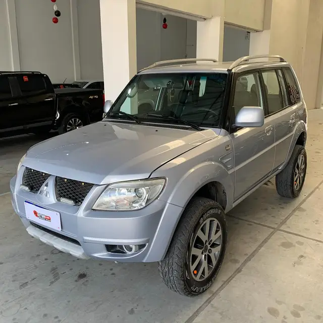 Carro Mitsubishi Pajero TR4 2010 2.0 16V 4x4 (flex) (aut)