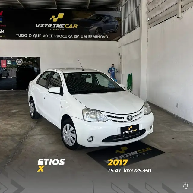 Carro Toyota Etios 2017 XS 1.5 (Flex)