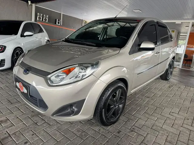 Carro Ford Fiesta Sedan 2014 SE 1.6 Rocam (Flex)