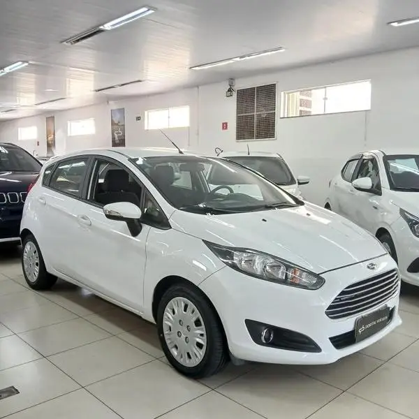 Carro Ford Focus Hatch 2017 SE 1.6 16V TiVCT