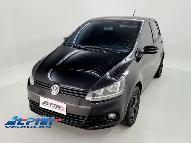 Carro Volkswagen Fox 2015 Trendline 1.0 TEC (Flex)