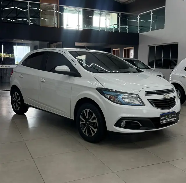 Carro Chevrolet Onix 2014 1.4 LTZ SPE/4 (Aut)