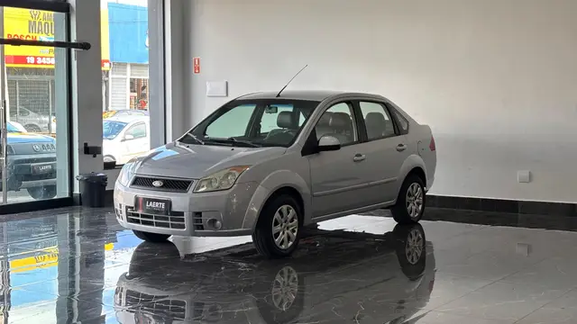 Carro Ford Fiesta Sedan 2008 1.0 (Flex)