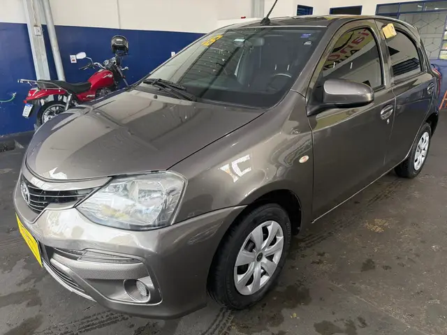 Carro Toyota Etios 2018 X 1.3 (Flex)