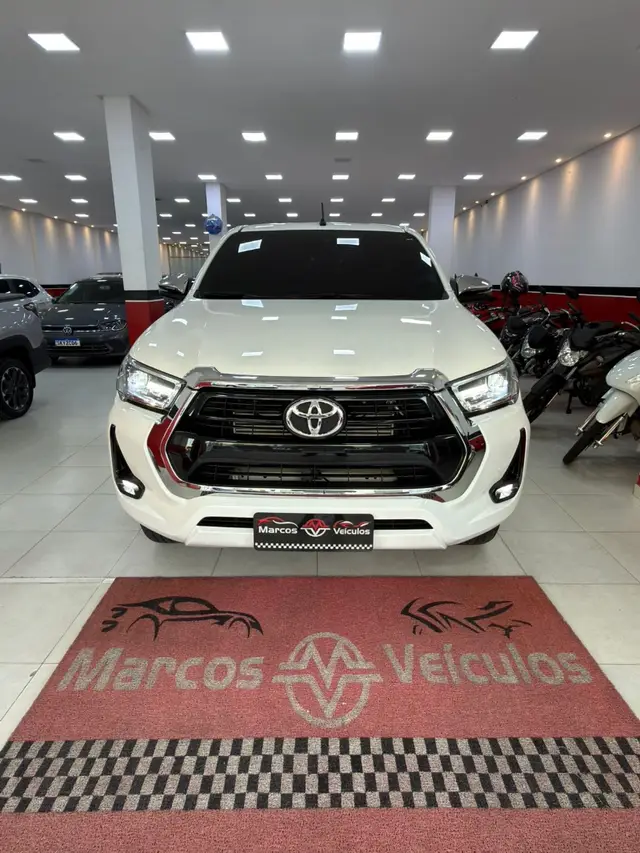 Carro Toyota Hilux Cabine Dupla 2024 SRV 4x4 2.8 Diesel