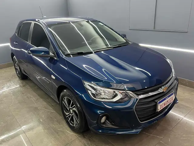 Carro Chevrolet Onix Plus 2024 LT 1.0