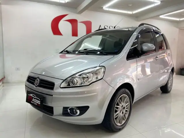 Carro Fiat Idea 2012 Attractive 1.4 8V (Flex)