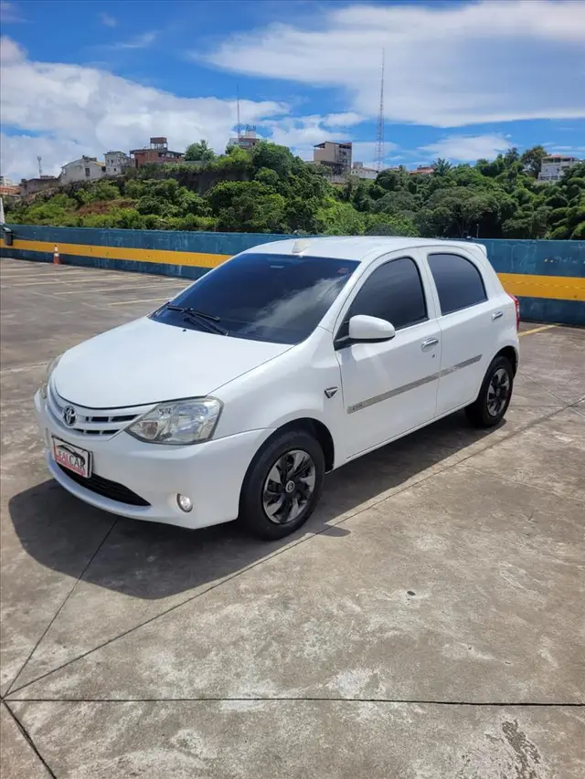 Carro Toyota Etios 2017 X 1.3 (Flex)