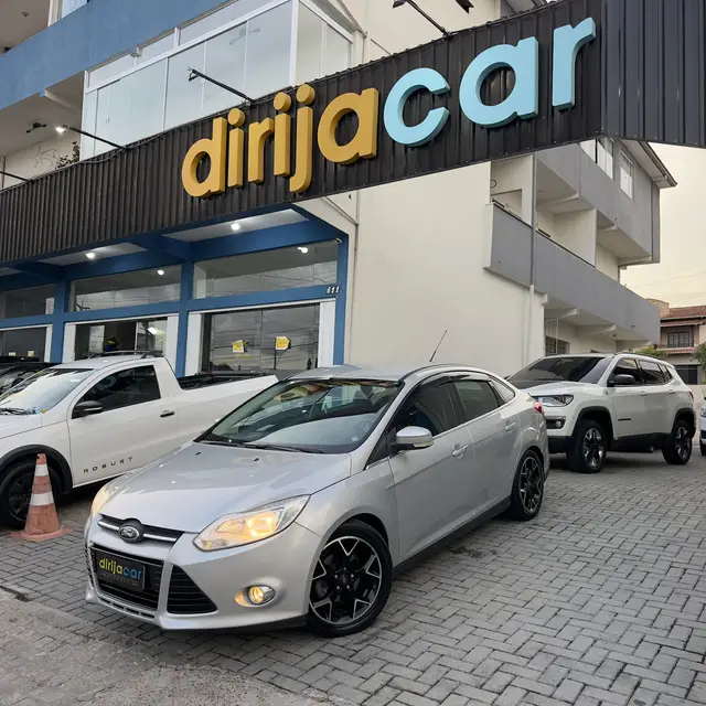 Carro Ford Focus Sedan 2014 Titanium 2.0 16V PowerShift