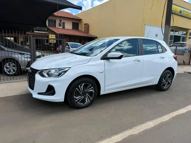 Carro Chevrolet Onix 2025 LT 1.0