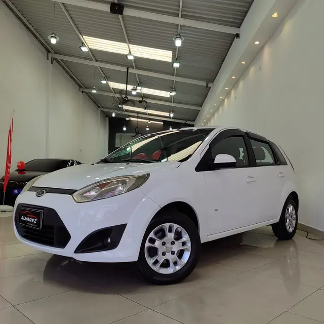 Carro Ford Fiesta Hatch 2014 SE Rocam 1.6 (Flex)