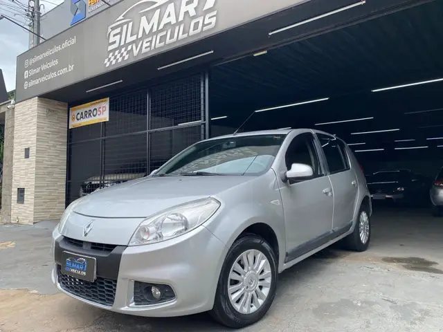 Carro Renault Sandero 2012 Privilège 1.6 8V Hi-Torque (flex)