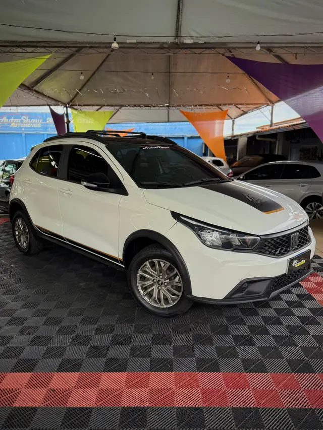 Carro Fiat Argo 2023 Trekking 1.3 (Flex)