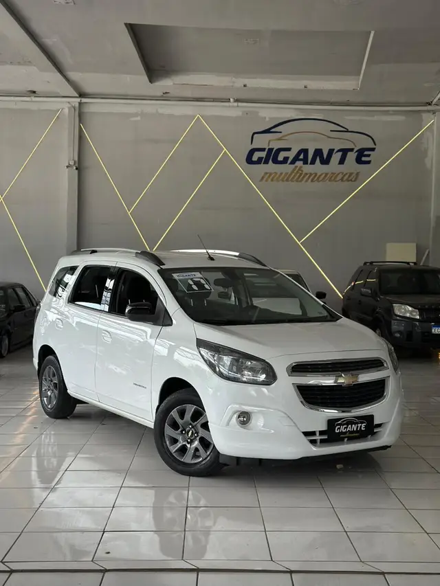 Carro Chevrolet Spin 2017 Advantage 5S 1.8 (Flex) (Aut)