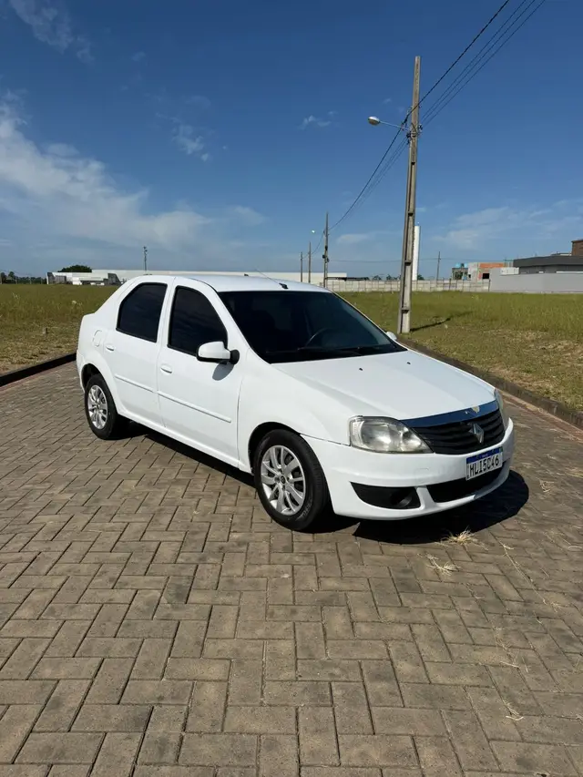 Carro Renault Logan 2013 Expression 1.6 8V Hi-Torque (flex)