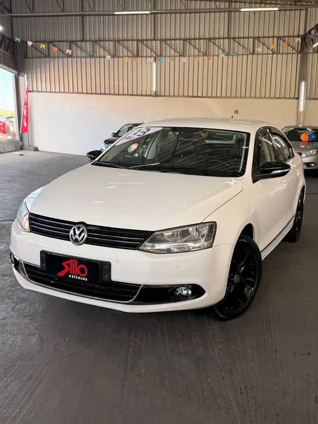 Carro Volkswagen Jetta 2013 2.0 Comfortline (Flex)