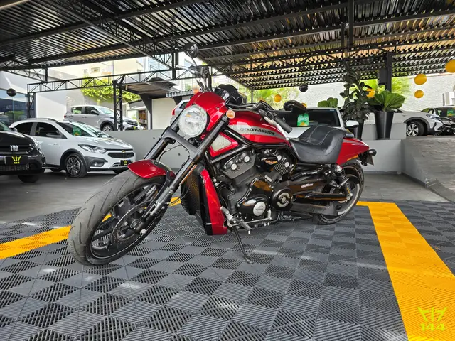 Moto Harley-Davidson V Rod Custom 2013 Night Rod Special