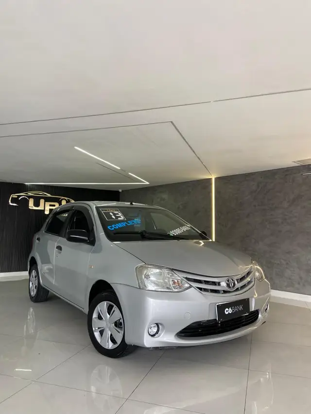 Carro Toyota Etios 2013 X 1.3 (Flex)