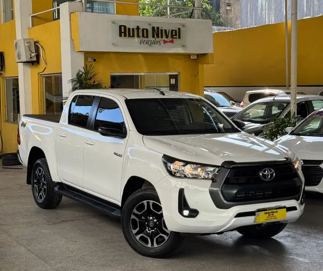 Carro Toyota Hilux Cabine Dupla 2024 SR 4x4 2.8 Diesel