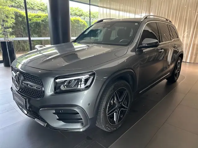 Carro Mercedes-Benz GLB 220 2025 4M AMG Line