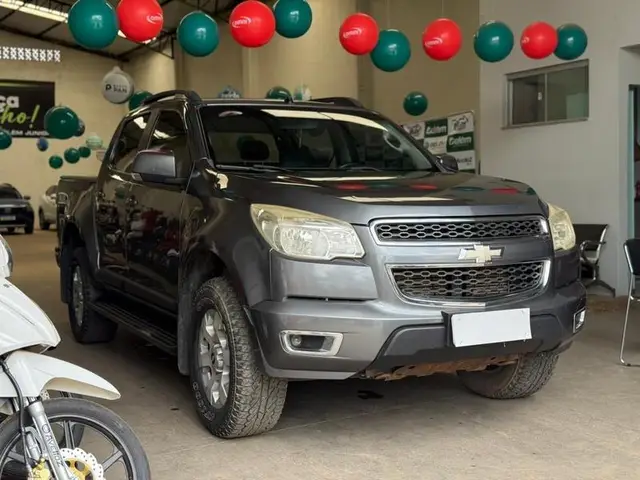 Carro Chevrolet S10 Cabine Dupla 2013 S10 LT 2.8 diesel (Cab Dupla) 4x2