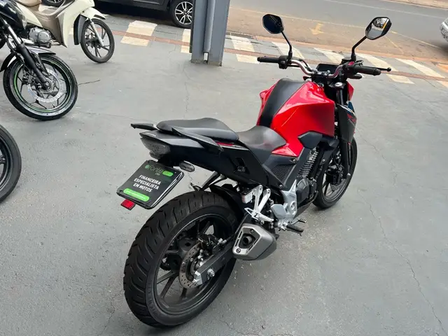 Moto Honda CB 300F Twister 2024 Standard