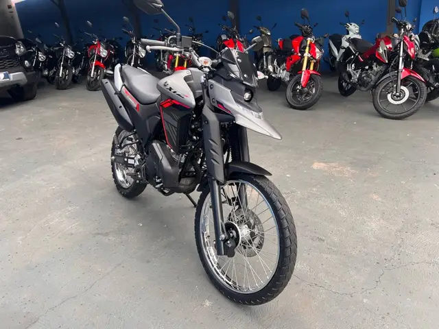 Moto Yamaha XTZ 250 Lander 2025 Connected