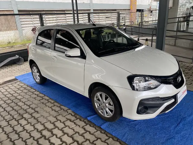 Carro Toyota Etios 2019 X Plus 1.5 (Aut) (Flex)