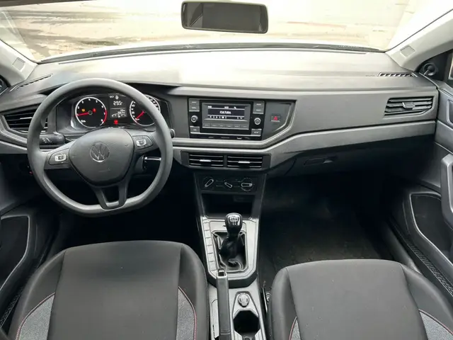 Carro Volkswagen Polo 2024 Track 1.0 Flex 12V 5p