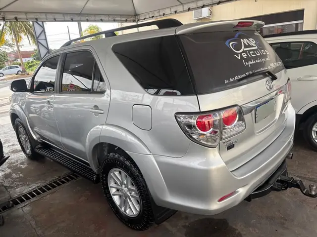 Carro Toyota SW4 2015 Hilux  3.0 TDI 4x4 SRV 5L