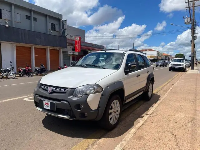 Carro Fiat Weekend 2015 Adventure 1.8 E.torQ (Flex)